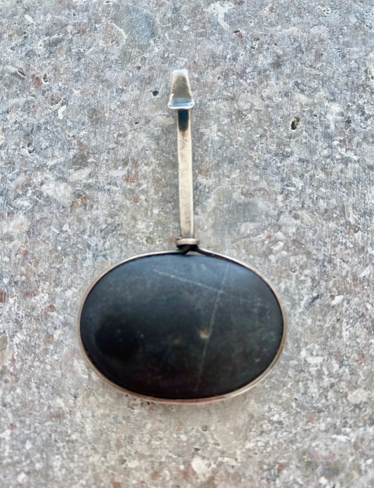 Vivianna Torun Bülow Hübe - Silver pendant with natural stone