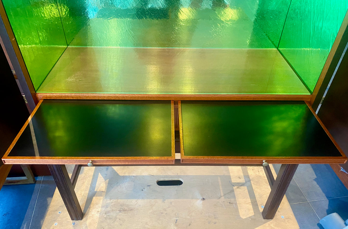 Bar cabinet