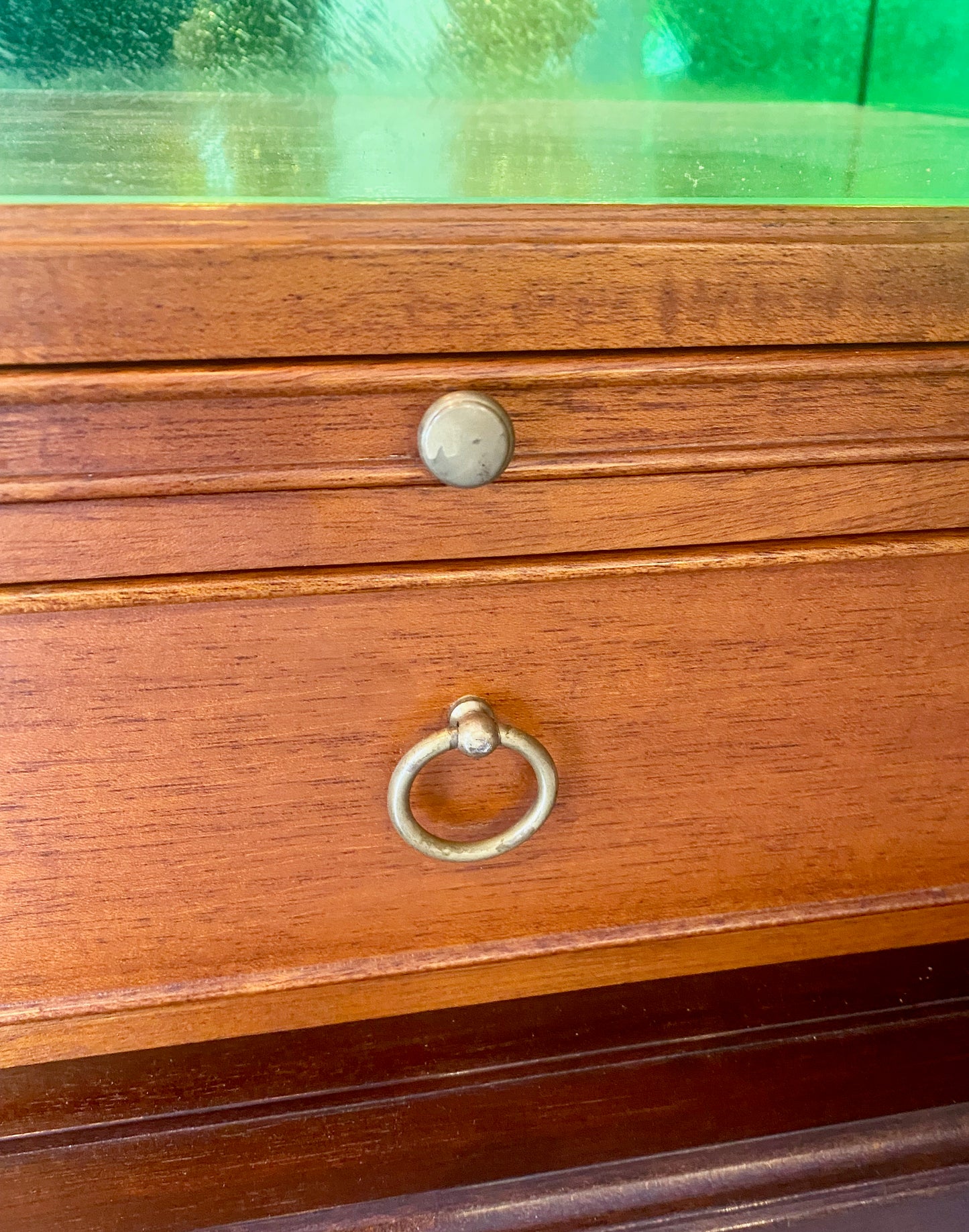 Bar cabinet