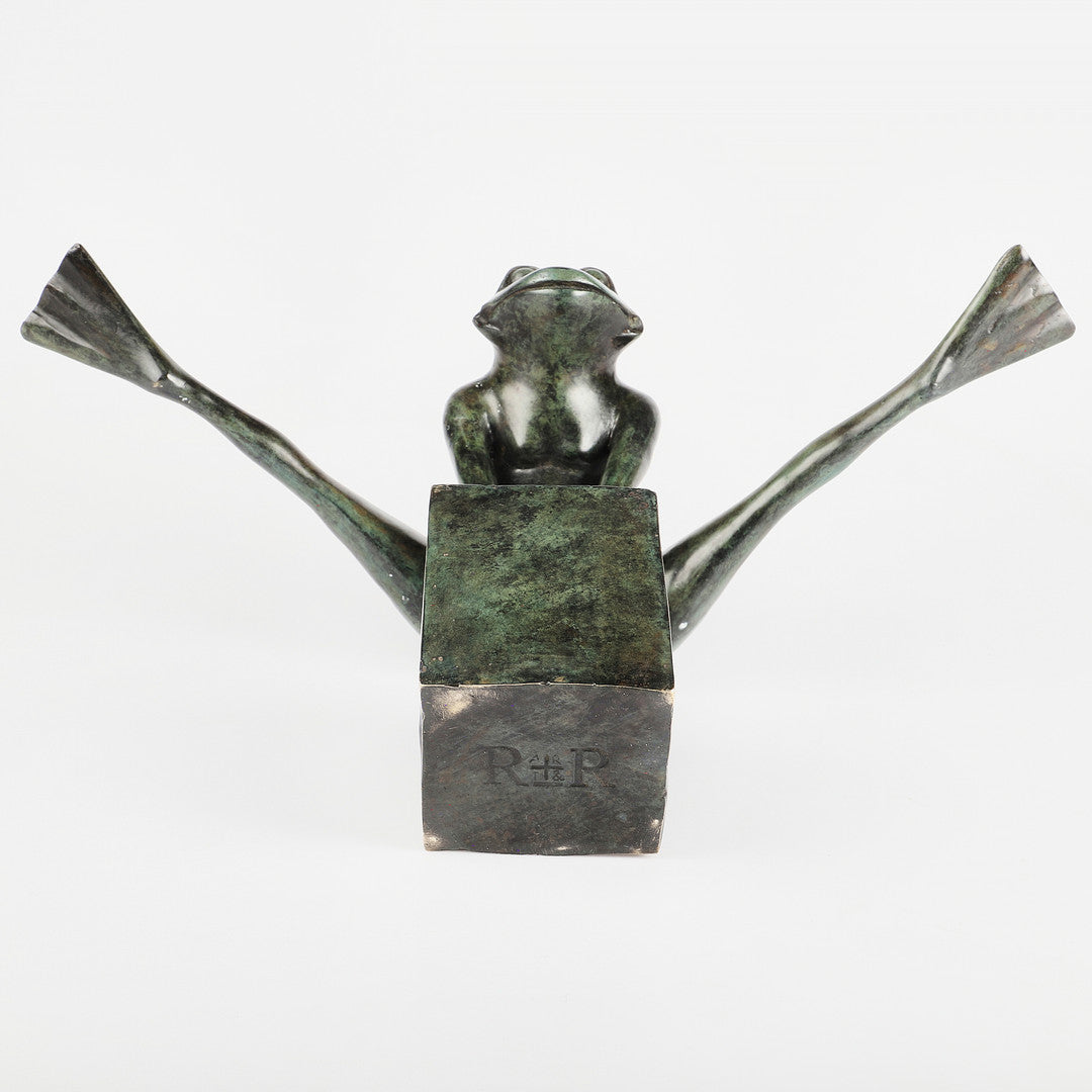 Look at my legs, bronze sculpture by R+R design