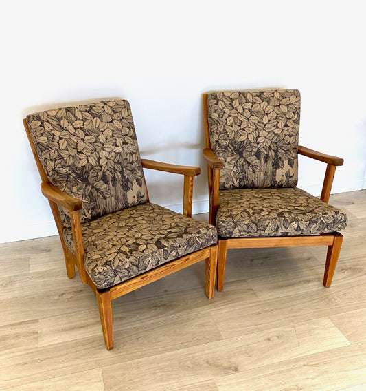 Carl Malmsten - Ett par furufåtöljer, Sportstugan.