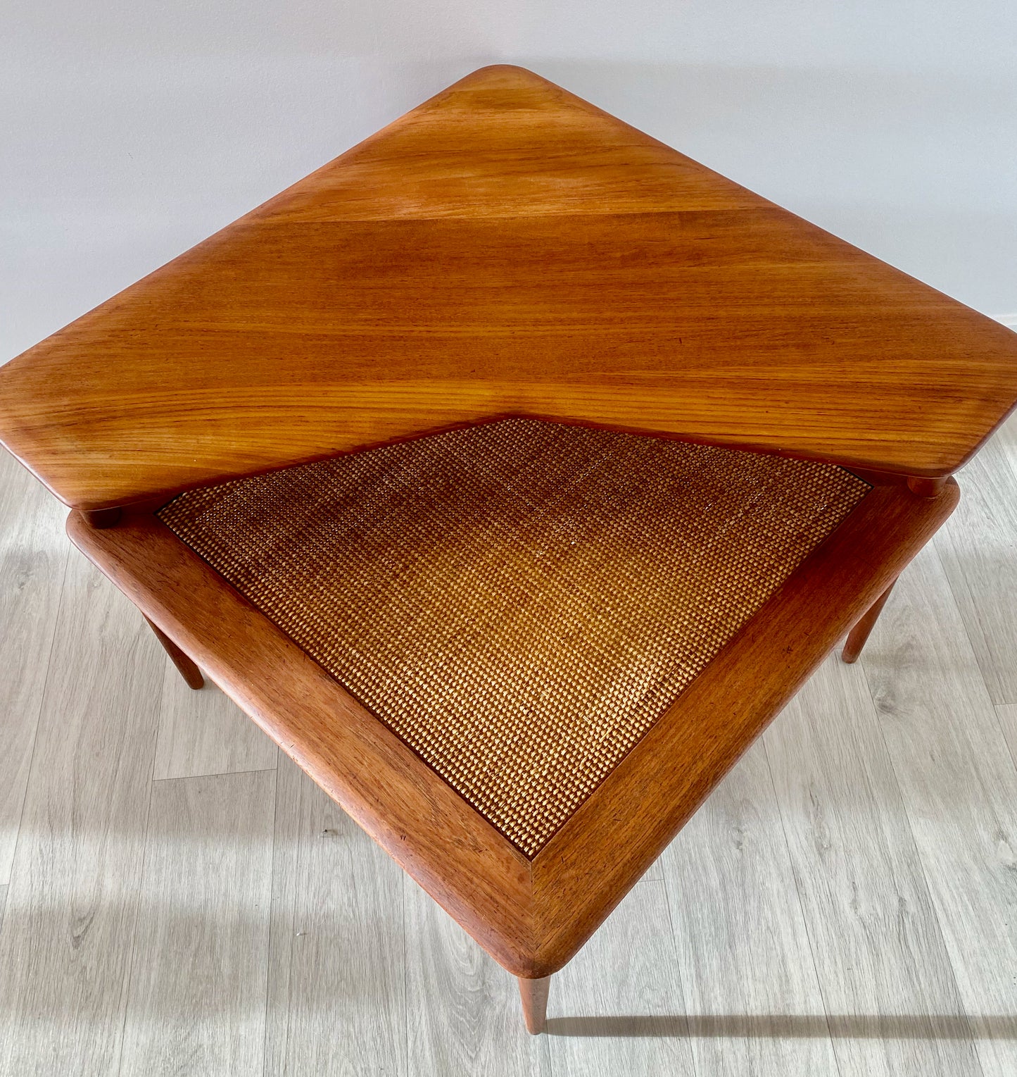 Teak side table Minerva by Peter Hvidt & Orla Mölgaard Nielsen for France & Daverkosen.