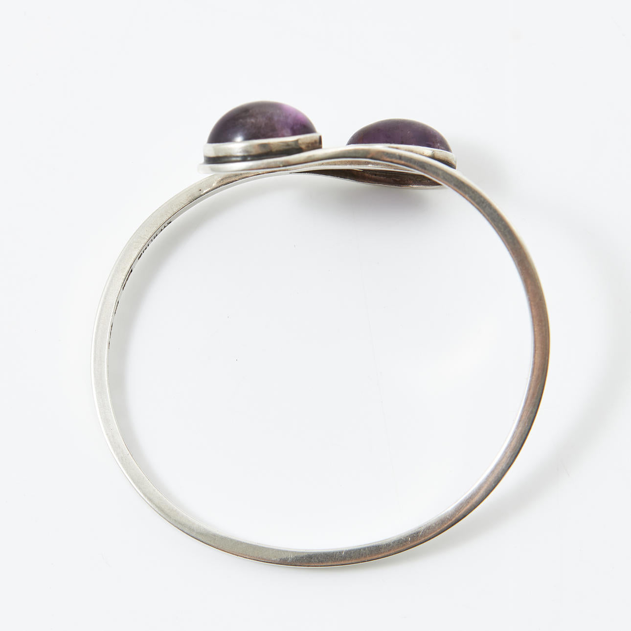Silver bangle with amethyst, Rey Urban