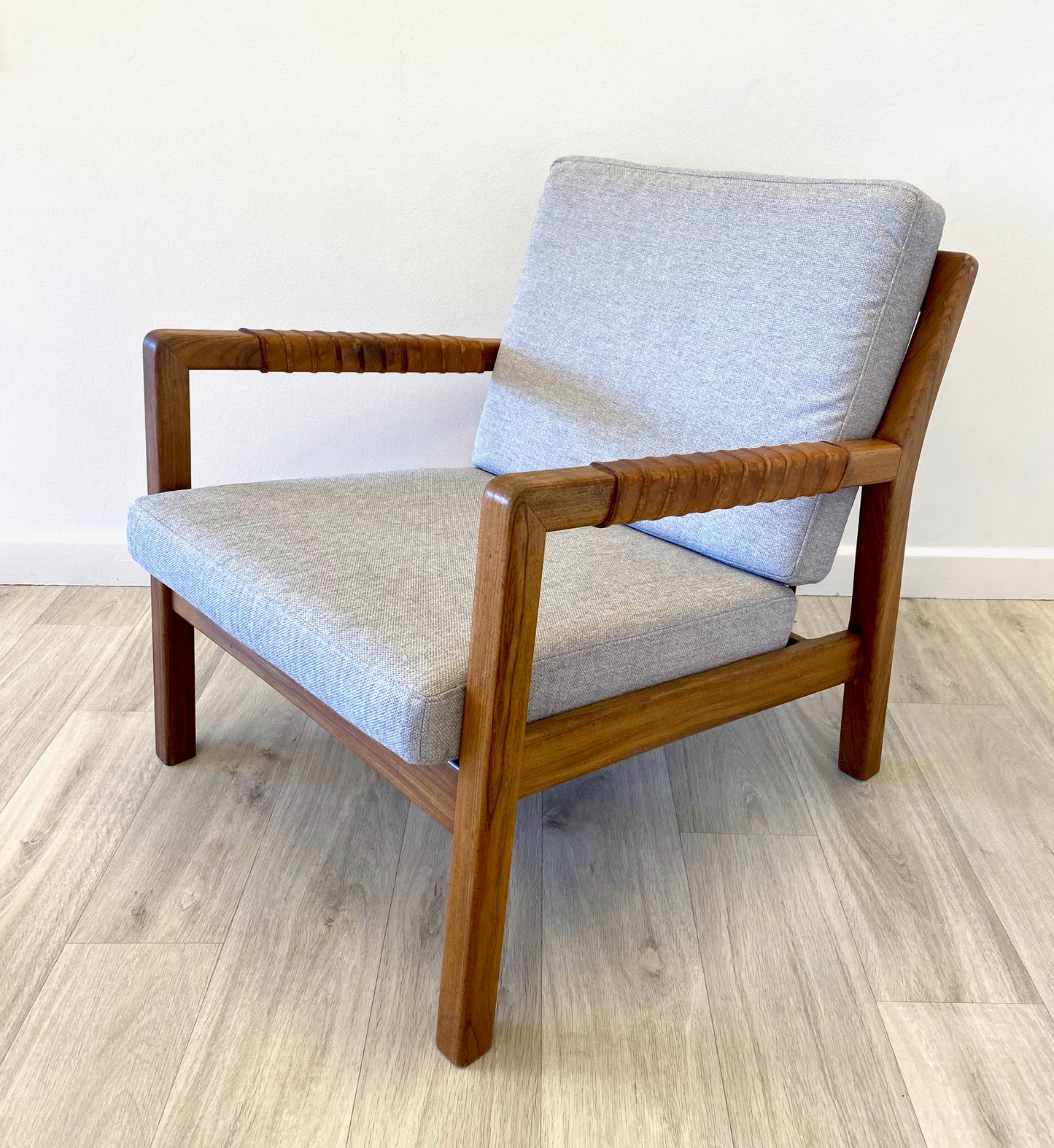 Lounge chair "Rialto" by Carl-Gustaf Hiort af Ornäs.