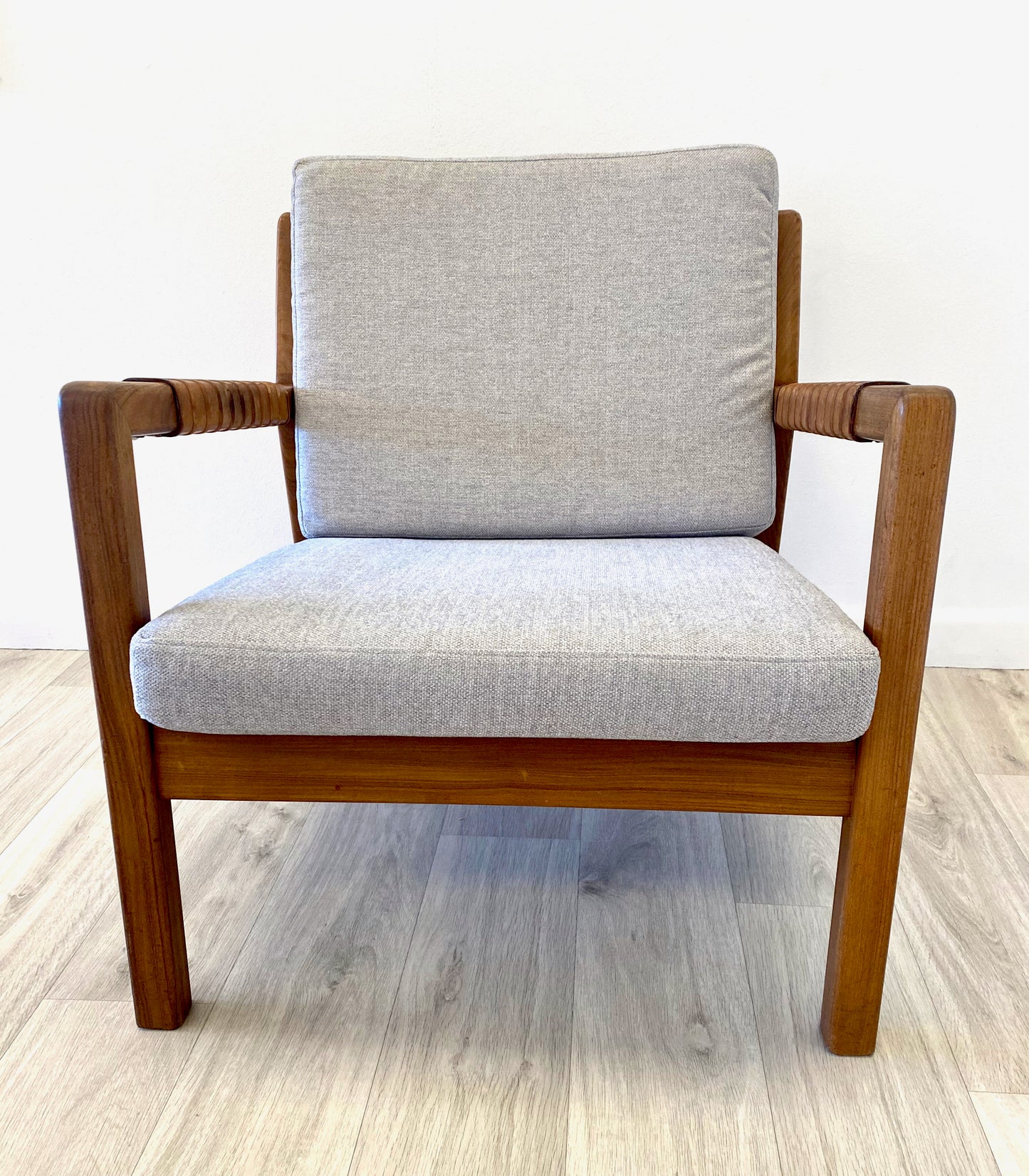 Lounge chair "Rialto" by Carl-Gustaf Hiort af Ornäs.