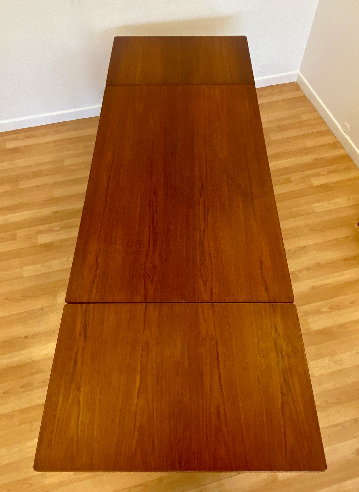 Dining table - AT-316 - by Hans Wegner for Andreas Tuck.