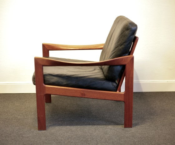 Illum Wikkelsö - Set of 2 easy chairs, model 20