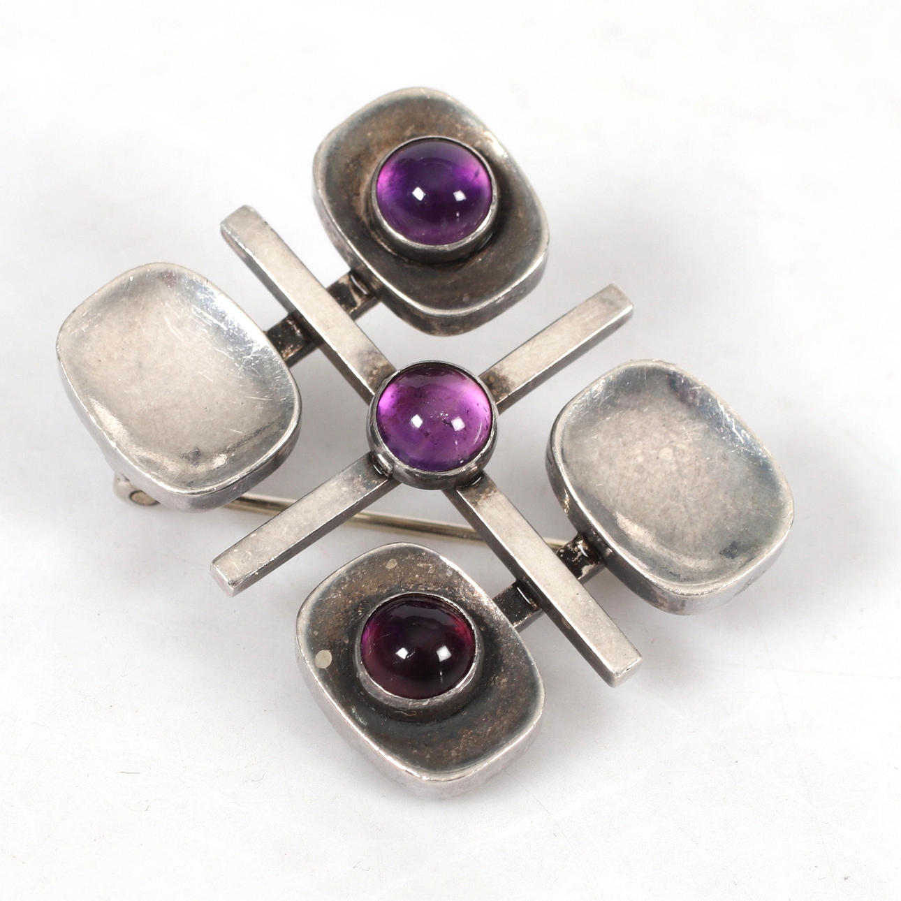 Arvo Saarela - silver brosch with amethyst
