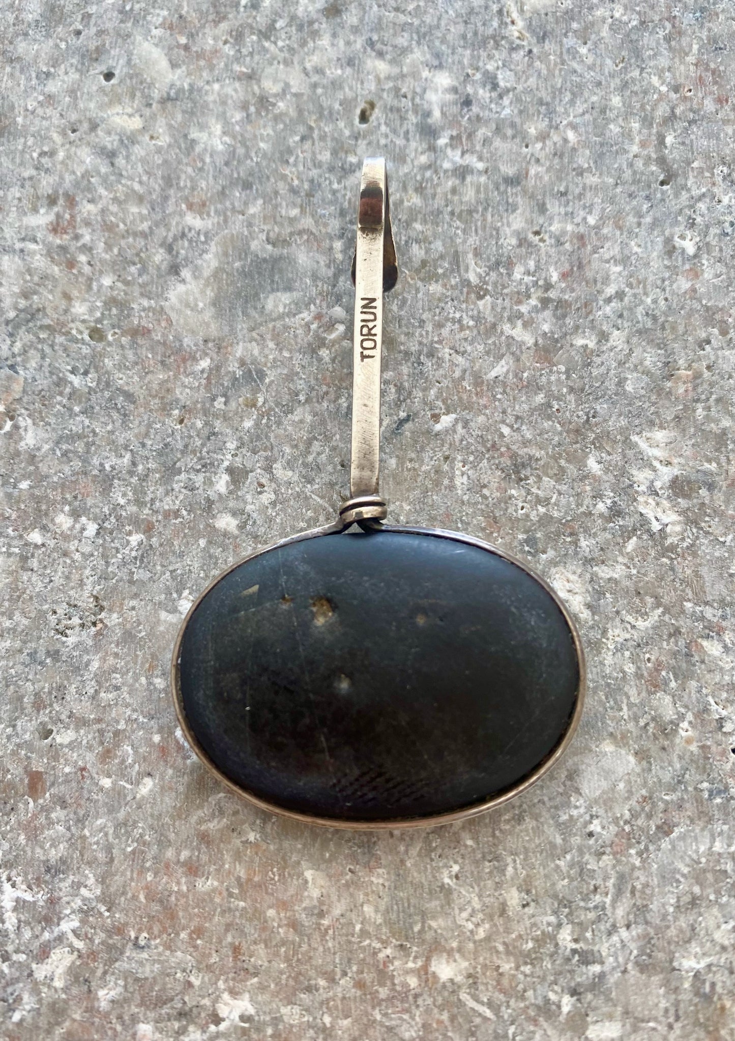 Vivianna Torun Bülow Hübe - Silver pendant with natural stone