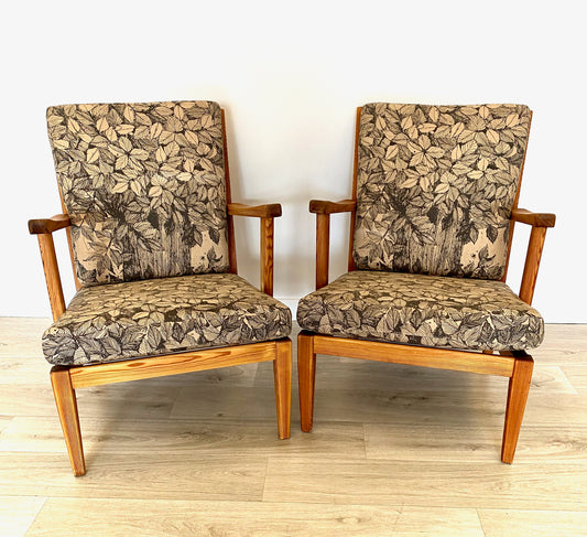 Carl Malmsten - Ett par furufåtöljer, Sportstugan.