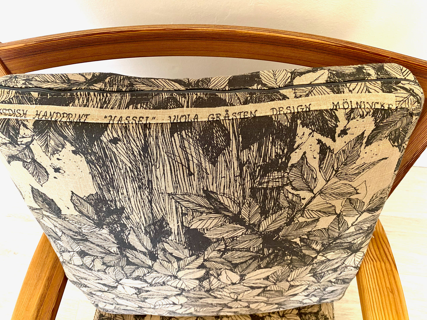 Carl Malmsten - Ett par furufåtöljer, Sportstugan.