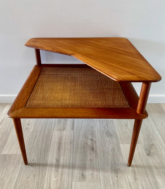 Teak side table Minerva by Peter Hvidt & Orla Mölgaard Nielsen for France & Daverkosen.