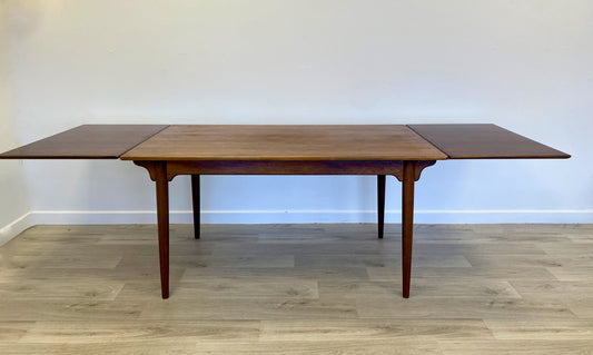 Gunni Omann - Dining table model no 765 (rosewood)