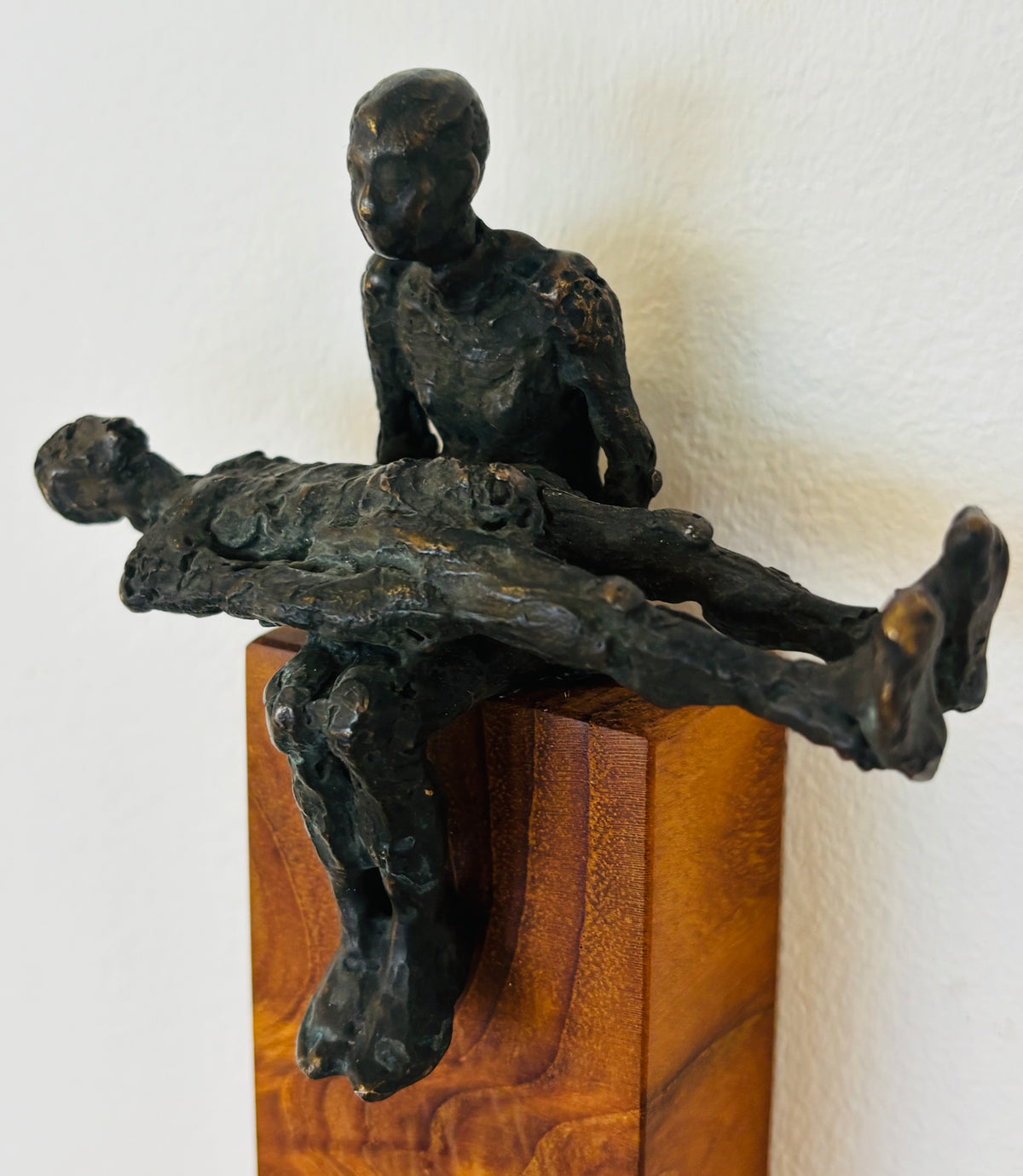 Ole Rosén - Pieta, bronsskulptur