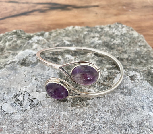 Rey Urban - Silver bangle with amethysts