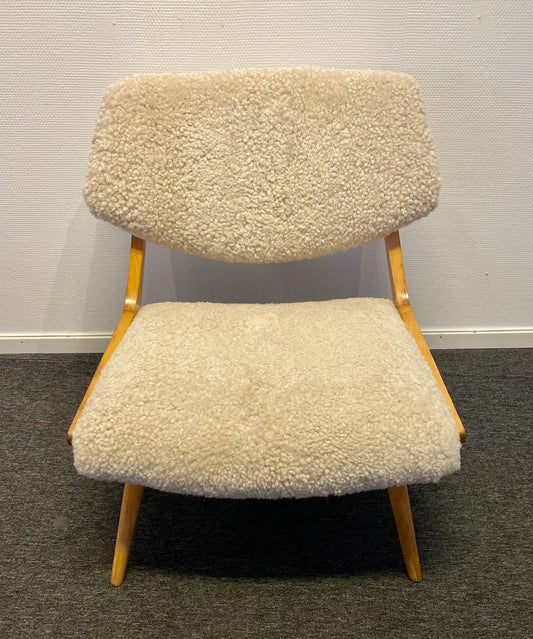Svante Skogh, Easy chair no 915 for Hjertquist & Co.
