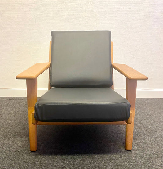 Hans Wegner - Lounge chair, model GE-290